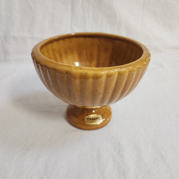 Haeger Gold Ceramic Ribbed Planter - Picture 5 of 13